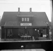 Notviken station. Hållplats öppnad 1911. Bild tagen genom vagnsfönster