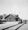 Hedesunda station tillhörde Sala Gysinge Gävle Järnvägen. Trafikplatsen öppnades 1901. Övergick till SJ 1937. Stationen lades ner 1963.