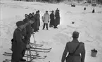 Statens Järnvägar, SJ Driftvärnsmän. Skidåkning. SJ Driftvärn bildades 1946 och hade till uppgift att skydda viktiga anläggningar vid beredskap och krig. Driftvärnen lades ner 2005.