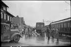 Under evakueringen av finska flyktingar, hösten 1944.  Röda Korsets ambulans utanför Kiruna järnvägsstation.