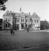 Stationshuset fotograferat från gatusidan. Linköpings station uppfördes mellan åren 1871-1872.