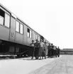 Statens Järnvägar, SJ Tåghem.
Exteriör av tåget, Lund, Ystad och Simrishamn stn.
(Blackebergs Lärov. tåghem)