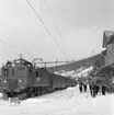 Statens Järnvägar, SJ Du 344. Sporttåget Fjällräven på Åre station. Skidåkare