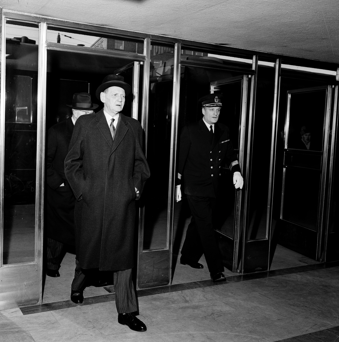Frederik IX av Danmark, Gustav VI Adolf, Generaldirektör Erik Upmark