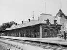 Stationshuset med plattformstak