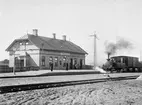 Trolleholm station. Helsingborg - Hässleholms Järnväg, HHJ lok 22 