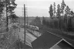 Blötberget järnvägsstation, med inkommande motorvagståg.