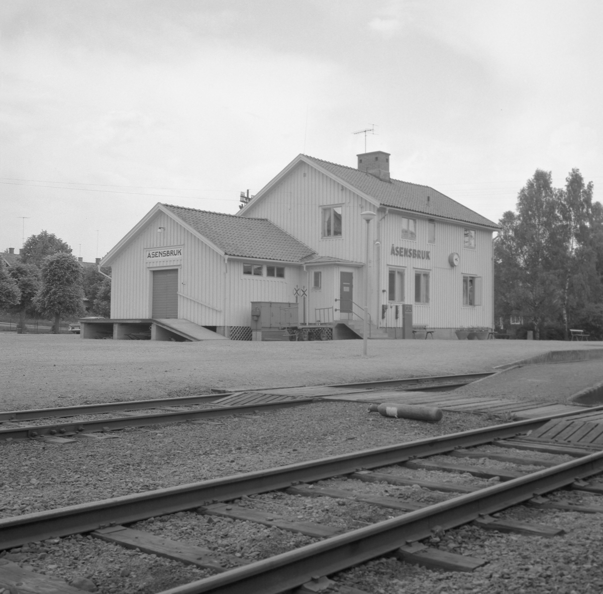 Åsensbruk stationshus och plattform.