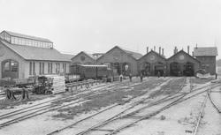 Verkstadsbyggnad i Eskilstuna med bangård.