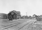 Silverhöjden stationshus och bangård.