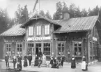 Anställda med familjer vid Gamleby station.