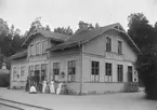 Anställda med familj vid Gamleby station.