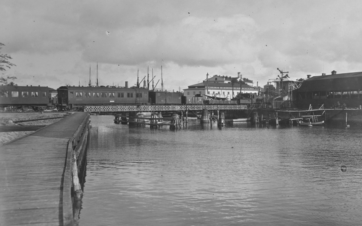 Vänersborg, gamla järnvägsbron.