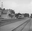 Resande med SJ Y motorvagn vid Rottne station.