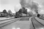 Statens Järnvägar, SJ S2 1307 med persontåg vid Sölvesborg station 1958.