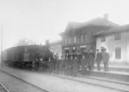 ÖSJ HHyJ
Hörby station. Sista tåg Höör-Hörby .
HHyJ , Höör - Hörby Järnväg
ÖSJ , Östra Skånes Järnväg