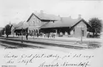 Järnvägsstationen i Hässleholm. Vid järnvägsspåret mellan Eslöv och  Älmhult.
Stationshuset byggt 1863