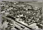 Flygfoto över Förslövsholm med stationsområdet i nederkant.