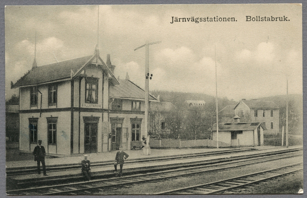 Järnvägsstationen. Bollstabruk.