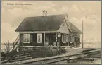 Krägga station sedd från spårsidan.