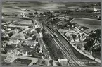 Vy över Åstorp med stationsområdet centralt.