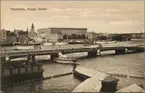 Stockholm, Kungliga Slottet med Skeppsholmsbron i förgrunden.