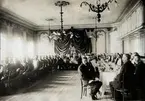 Medaljutdelning på Västerviks stadshotell i samband med 25-års jubileumet av Norsholm - Västervik - Hultsfreds Järnvägar 1904.