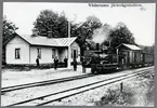 Väderums Järnvägsstation.
Hultsfred - Västerviks Järnvägar, HWJ 18 Ånglok.