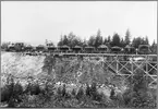 Från byggandet av Ostkustbanan. Gruståg i Njurunda.