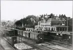 Varberg Borås Järnvägs tåg med sommarvagn vid Borås nedre station.