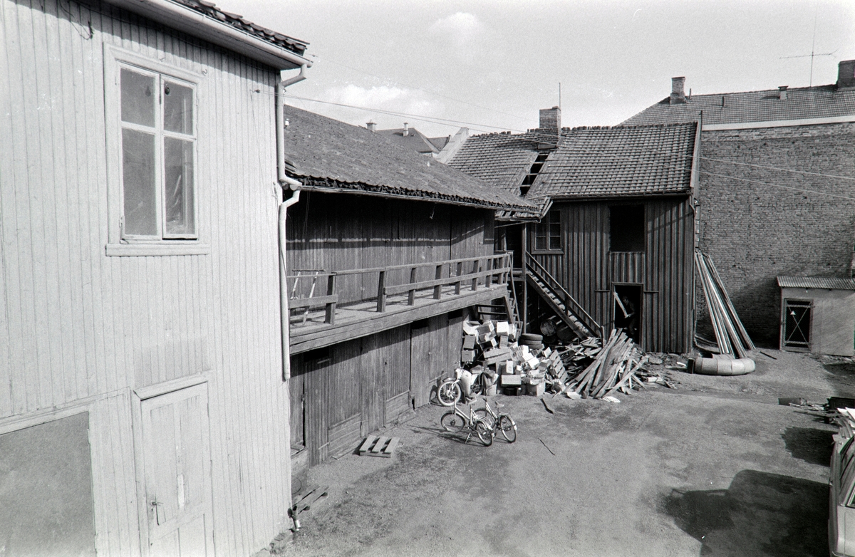 Grønnegata 23, Hamar. Bakgård.