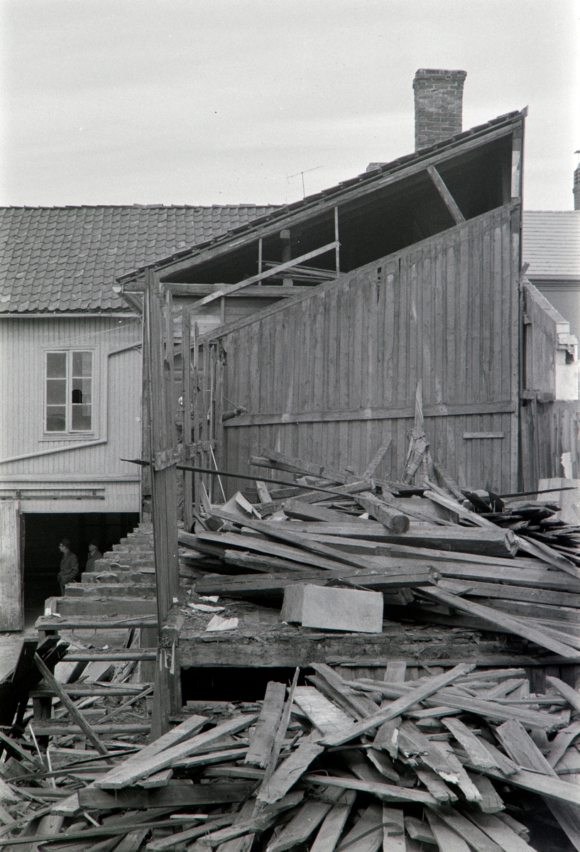 Grønnegata 23, Hamar. Bakgården under riving,