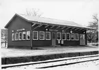 Hållplats öppnad 1902  med envånings stationshus i trä. Det gamla stationshuset revs 1946-47 och ersattes med ett nytt. Hållplatsen nedlagd 1986.