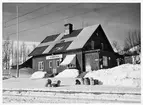 Station anlagd 1902. Envånings stationshus i trä, moderniserat 1933. 
Björkliden