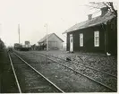 Sockerbetslastning vid Bryne station på 1920-talet. Lidköping - Håkantorps Järnväg.