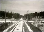 Stationen ritad av arkitekt Rudolf Lange och öppnad 1917. En- och enhalvvånings putsat stationshus. 1936 ombyggdes väntsal och expedition. Avbemannad från årsskiftet 1974/75, 1980 nedklassat som hållplats. Stationshuset revs sommaren 1982. Stationshuset ersattes efter rivningen av en öppen busskur