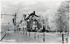 Stationen anlades 1879.
Pingstaftonens förmiddag 1910 brann stationen ned till grunden tillsammans med Hotell Drott, Lilla Hotellet och Järnvägshotellet. Stationsbyggnaden var från sitt ursprungliga skick påbyggd med en våning, samt en farstu norrut. 1912 stod det nya stationshuset färdigt. Intill dess användes en reservstation i en fastighet som tillhörde DJ och som låg vid spårområdet på södra sidan. 
DJ , Dalslands Järnväg