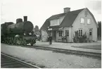 Enånger station. Järnvägen blev elektrifierad 1955.