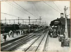 Efter att Falköping Ranten bytt namn till Falköping Central 1931, byggdes stationen i en funktionalistisk stil 1934, efter ritningar av arkitekten Birger Jonson. 1986 blev stationen K-märkt.