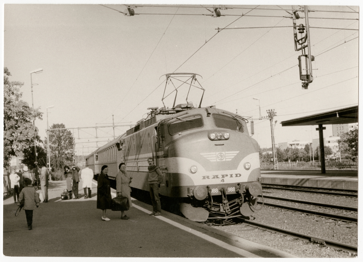 Statens Järnvägar, SJ Ra 988 "Rapid 4"
Gävle centralstation spår 5