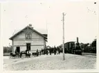 Järnvägen från Kattarp till Höganäs öppnades 1885 av SHJ, Skåne - Hallands Järnväg. I Höganäs fanns då två stationer, Höganäs Övre och Höganäs Nedre. Efter 1919 blev det en station istället för Höganäs Övre och Höganäs Nedre. En stor ombyggnad av Höganäs station ägde rum 1936. Nedlagd 1992.