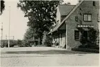 Stationen anlades 1912. 1939-40 moderniserades såväl expeditionslokalerna som bostadslägenheten. Tvåvånings tegelbyggnad