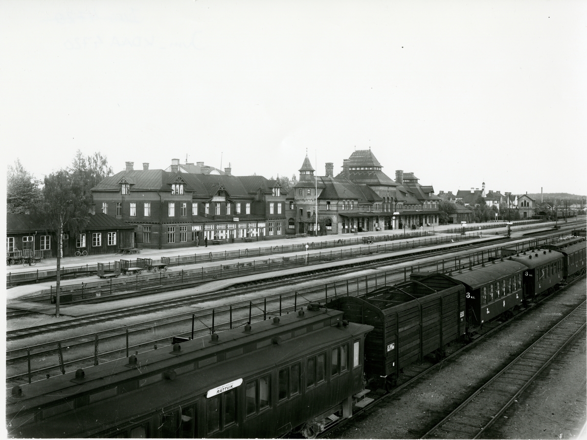 Avesta Krylbo järnvägsstation.



Vagnar närmast i bild: SDJ Co, Lr 17769, C4, C3d och sovvagn ACo3.