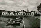 Stationen öppnad för trafik 1875-12-07. 1939 ombyggdes stationshuset och fick därigenom en modern interiör. I samband med elektrifieringen 1947  byggdes godsmagasin. Även bangården ombyggdes. Stationen har tre industrispår till olika industrier. KURJ jätnvägsbyrån.