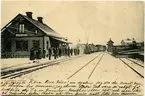 Namnet var före 1/6 1895 LANNASKEDE. Station anlagd 1885. En- och enhalvvånings stationshus i trä 
HWJ Hultsfred - Västerviks Järnväg