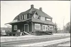 Orsa - Härjedalens Järnväg, OHJ  20.5.1937. Inlandsbanan.Orsa-Sveg  Lillhamra  järnvägsstation (innan HLS  ?  Svårt att tyda på baksidan av fotot)