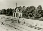 Frövi - Ludvika Järnvägs, FLJ stationshus. Stationshuset slopades 1903-05-01 då FLJ, Stockholm - Västerås Bergslagens Järnvägar, SWB samt Bergslagernas Järnvägar, BJ, kom överens om att gemensamt använda BJ stationshus.