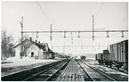 1888-03-12  det första malmtåget kom ned till Luleå. Stationshuset färdigtbyggdes 1887. Exploateringen i malmgruvorna började öka. Kapaciteten har successivt också ökat genom förstärkning av bana, broar, mötesstationer och elektrisk drift. Första stora ombyggnaden av Luleå station kom på 1920-talet.