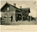 Stationen uppfördes 1895. 1935 ombyggdes stationshuset, varvid den gamla I klass matsalen omändrades till väntsal och expedition. Första åren hade stationen ingen biljettförsäljnging, utan var endast uppehållsstation för genomresande, som när tåget gjorde en avstickare till Mariefred här intog måltid eller dyl. Stationen disponeras sedan 1995 av museibanan ÖSlJ . Stationen hette under senare år, 1990-talet, LÄGGESTA-MARIEFRED.