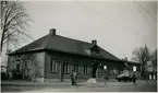 Stationen öppnades 1876 för godstrafik och 1881 för persontrafik. Statens Järnvägar och Bergslagernas Järnvägar byggde 1877 stationshuset för föreningsstationen. Det revs 1929 och ersattes av ett nytt, alldeles intill det äldre. Olskroken nedlades 1980 för persontrafiken.